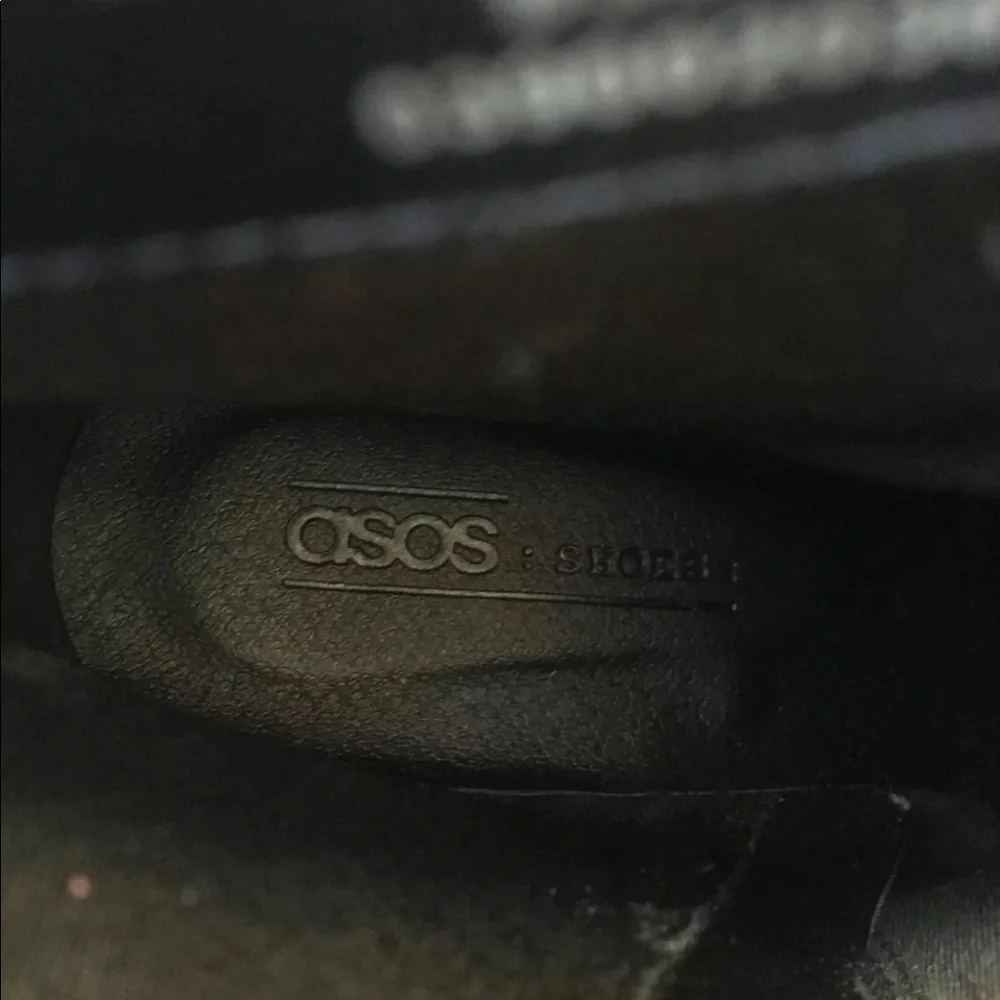 Asos Black embroidered flowers and butterflies ankle boots block heel size 8 - Picture 11 of 11